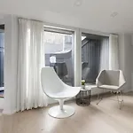 Glorious Penthouse With Private Sauna And Jacuzzi